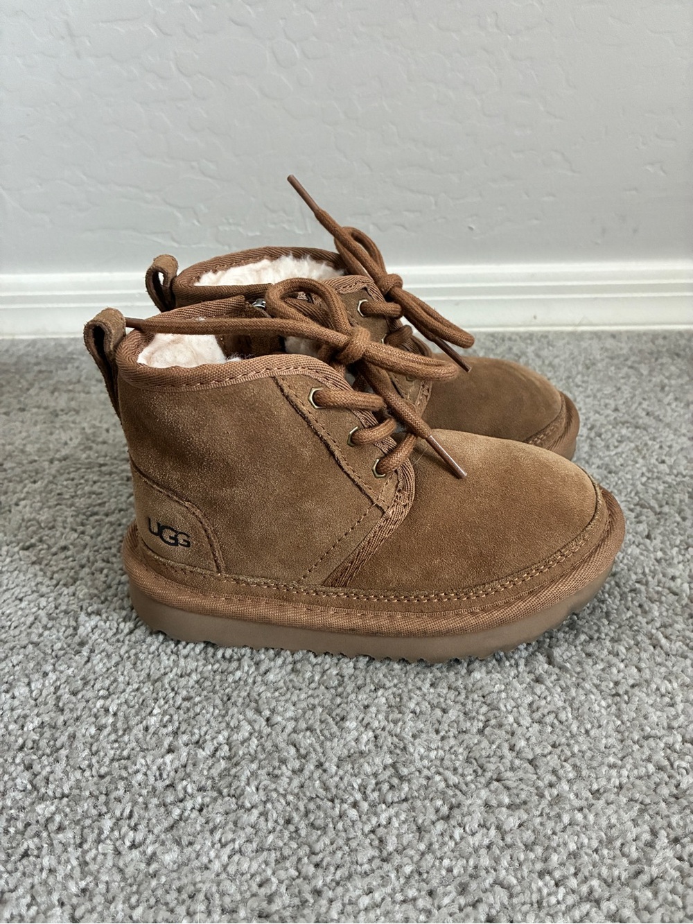 UGG Kids Chestnut Suede Lace-Up Boot